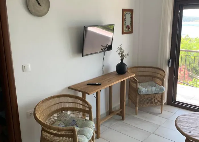 Apartment By The Sea